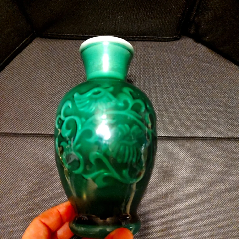 🌿💚🌿 Delightful Vintage 80's Avon Petite Forest Green Faux Jade Fragrance Vase - Picture 2 of 15